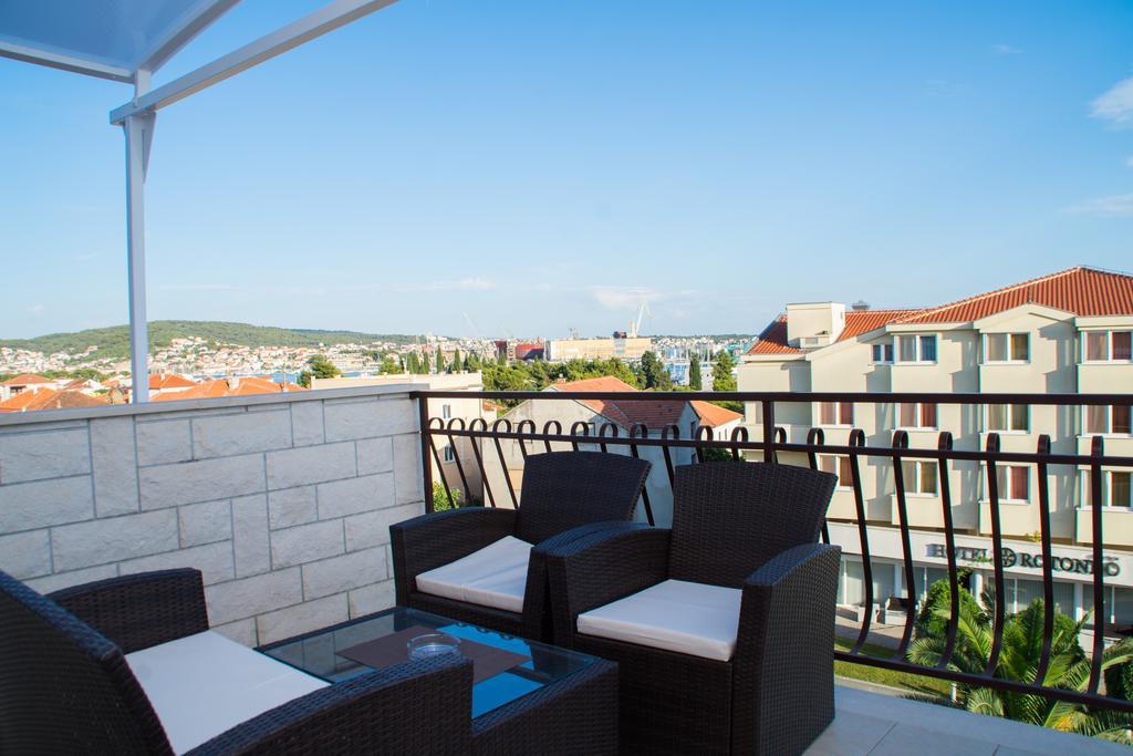 Apartments Barba Trogir Exterior photo